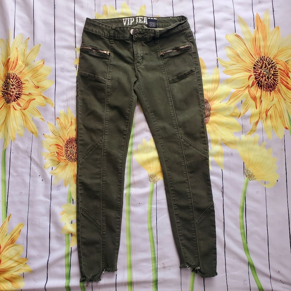 "V.I.P." Stretchy Jeans Capris